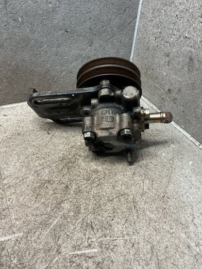 1995 Isuzu MU UCS69DW - Power Steering Pump - (TAG18806)