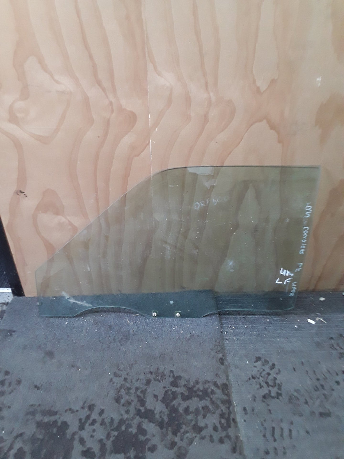 2005 Ford Courier XLT UN- Left Front Door Window- (TAG251)