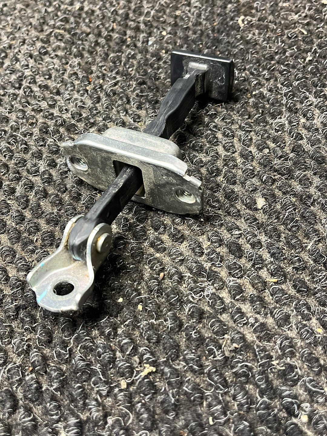 2015-2018 Mitsubishi Triton KK- Right Rear Check Strap- (TAG7612)