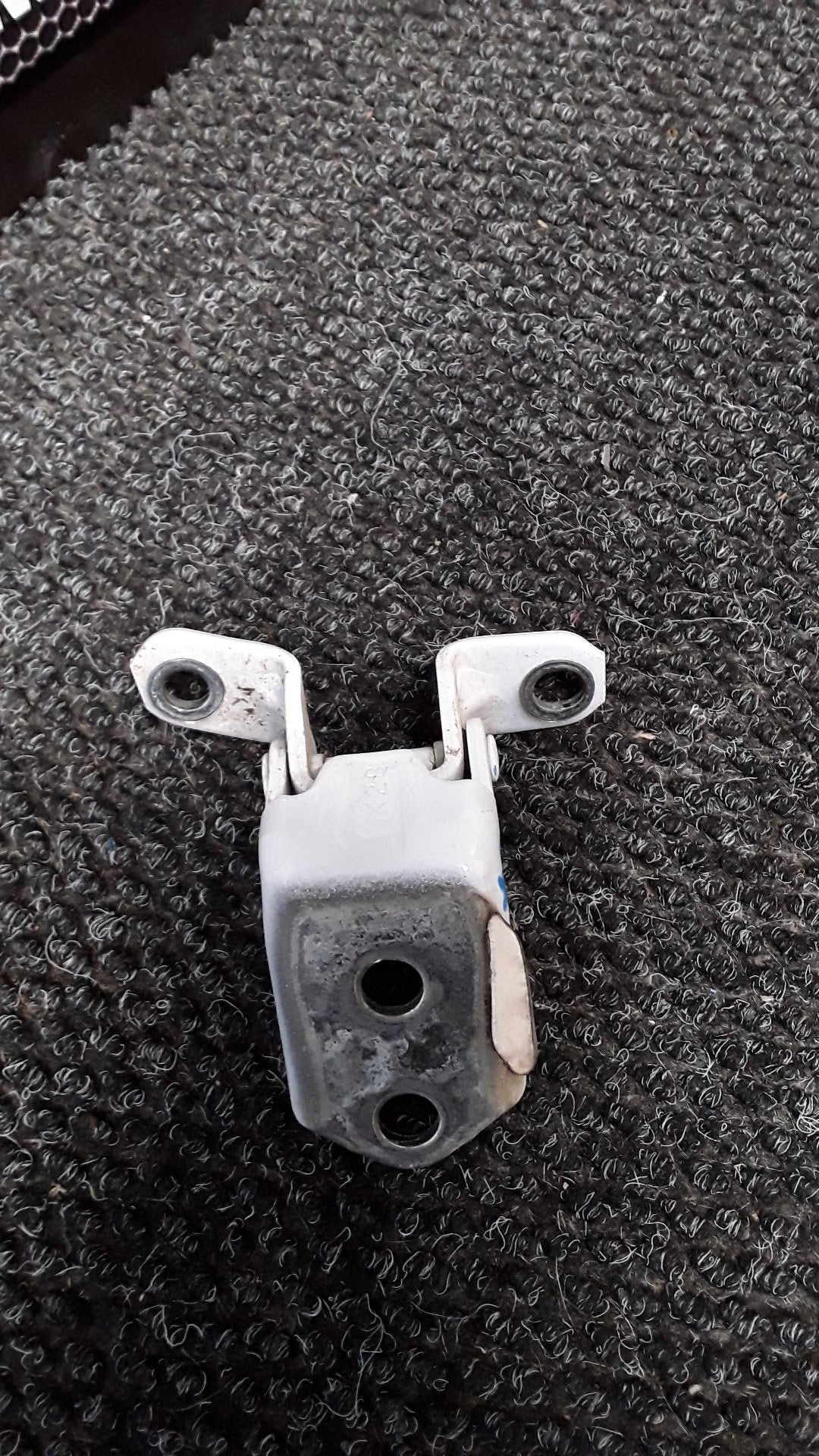 2018 Ford Ranger XLT DOUBLE CAB W/SA- Right Front Door Bottom Hinge- (TAG5372)