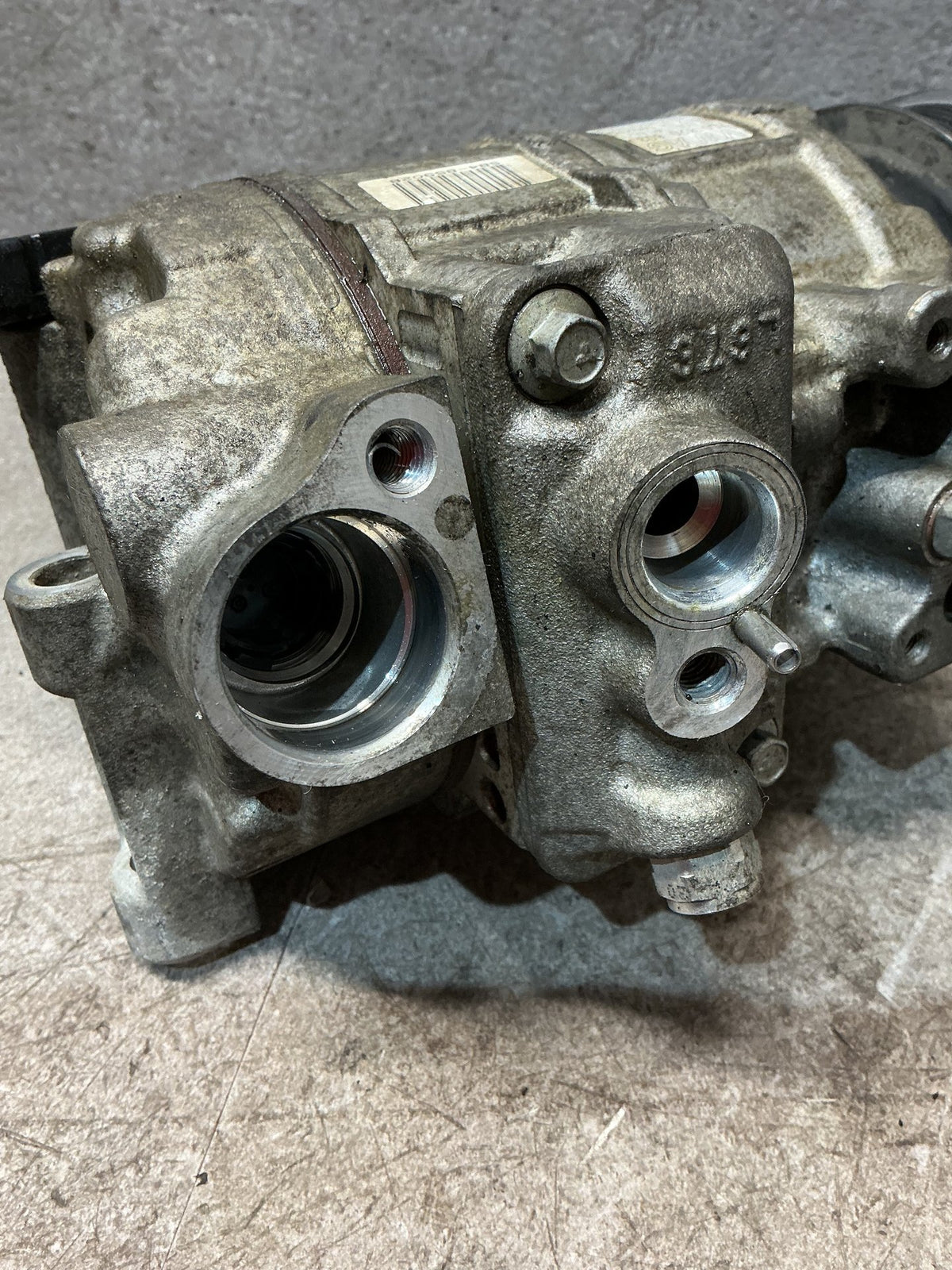 2013 Volkswagen Amarok- A/C Compressor- (TAG17486)