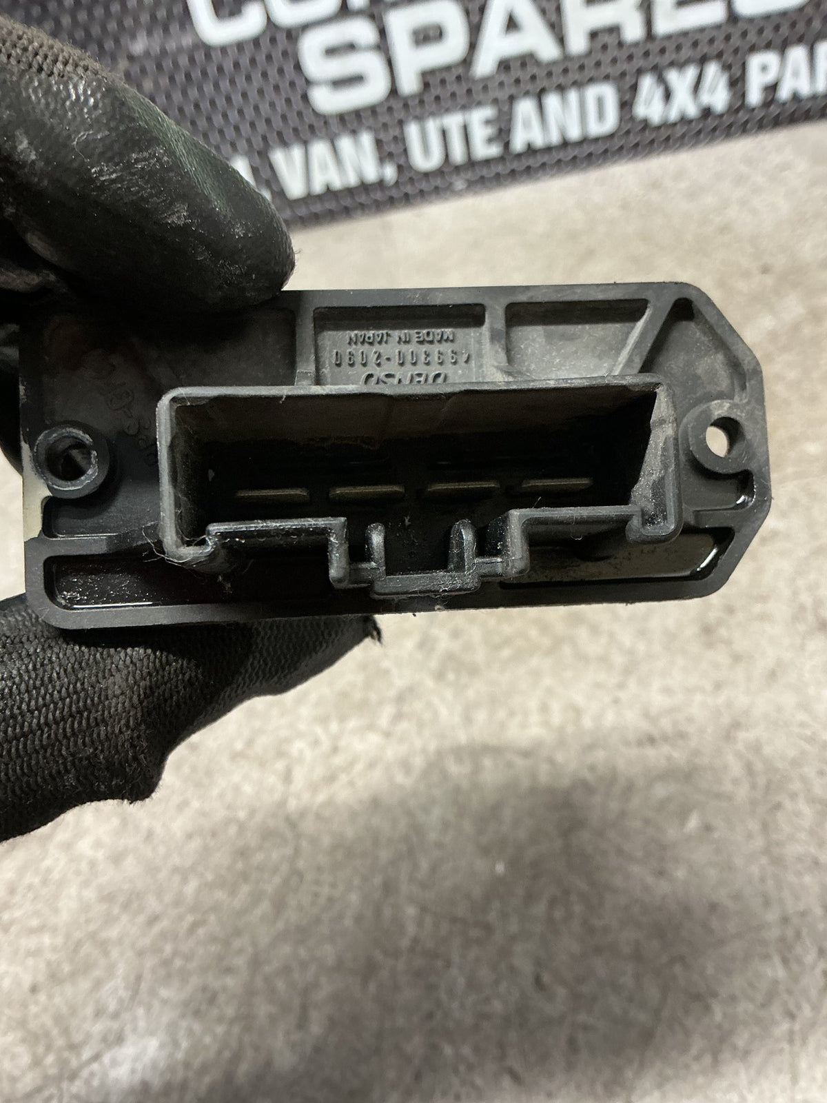 1995-2002 Toyota Surf N180- Heater Fan Resistor- (TAG15395)