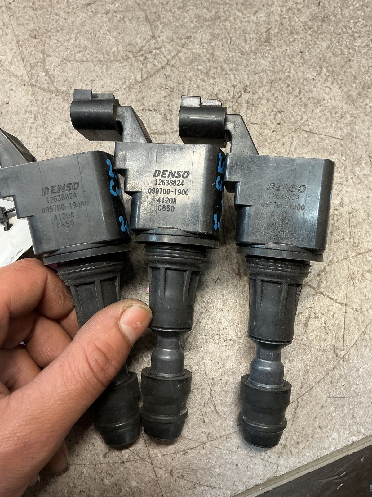 2014 Holden Captiva 7 2W122- Ignition Coil- (TAG14315) PN: 099700-1900