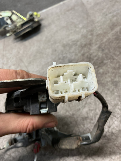 1994 Toyota Hilux KZN130 - Right Front Door Lock Actuator - (TAG18138)