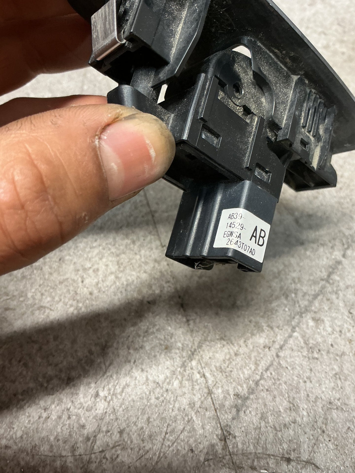 2011-2015 Ford Ranger PXI- Left Rear Window Switch- (TAG13320)