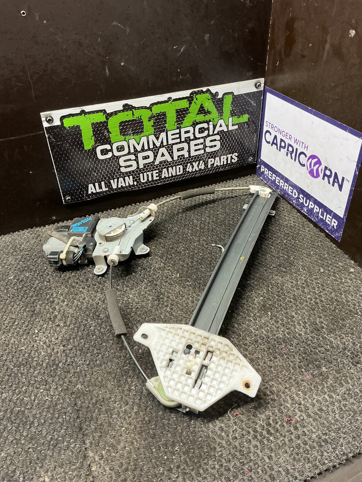 2012 Holden Captiva 5- Right Front Window Regulator/Motor- (TAG10334) PN: 20872600