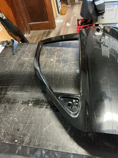 2011 Hyundai Santa Fe- Left Front Door Shell- (TAG14004)