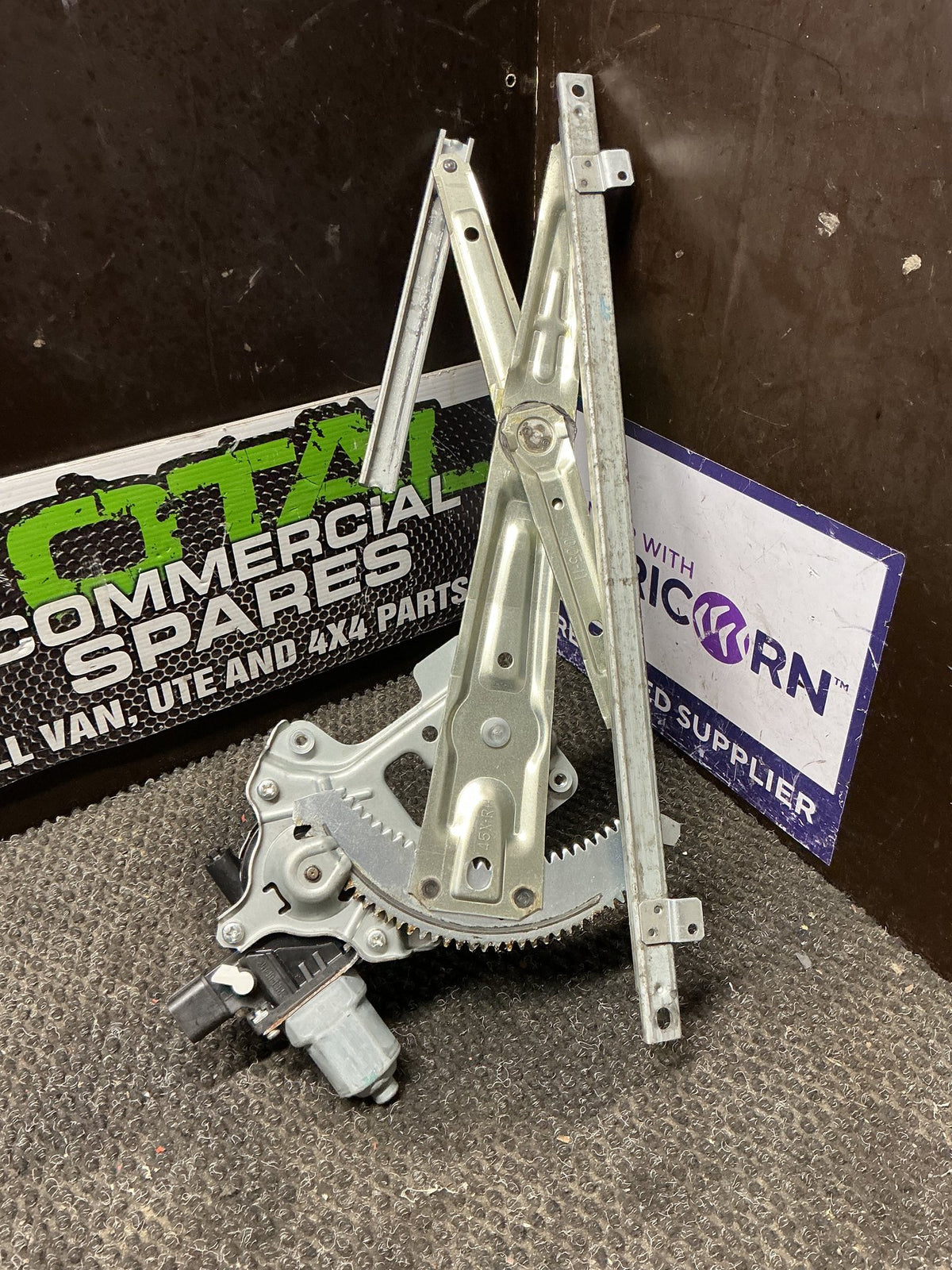 2007 Mitsubishi Outlander II CW*W- Right Front Window Regulator/Motor- (TAG10506)