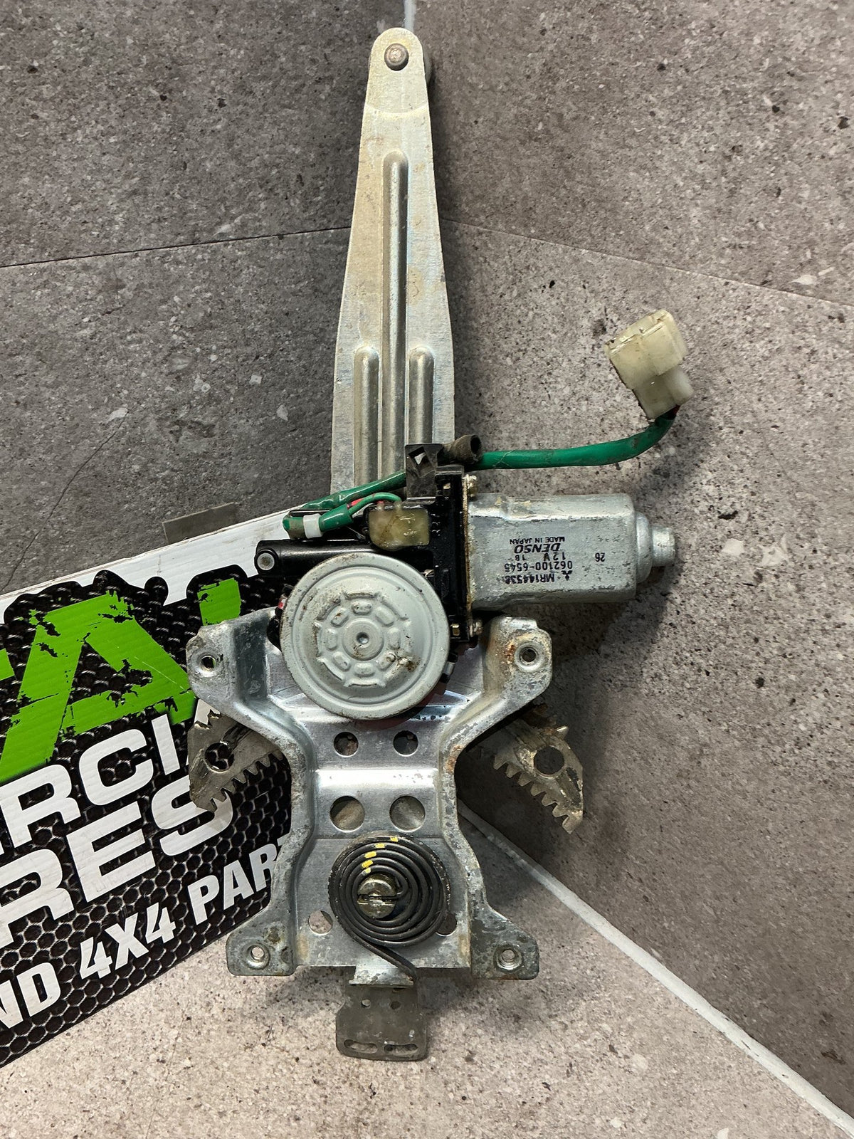 1996-2006 Mitsubishi Triton K7*T- Right Rear Window Regulator/Motor- (TAG13512)