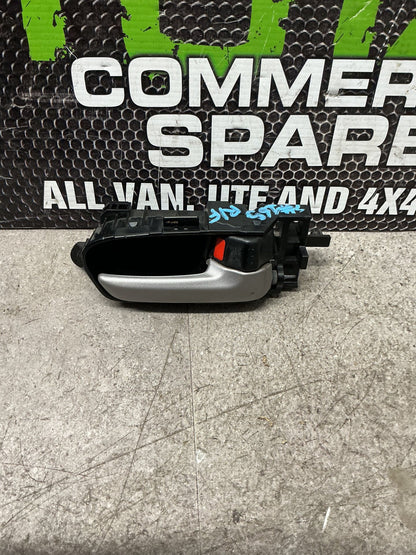 2003-2006 Suzuki Grand Vitara I FT- Right Front Door Interior Handle- (TAG16576)