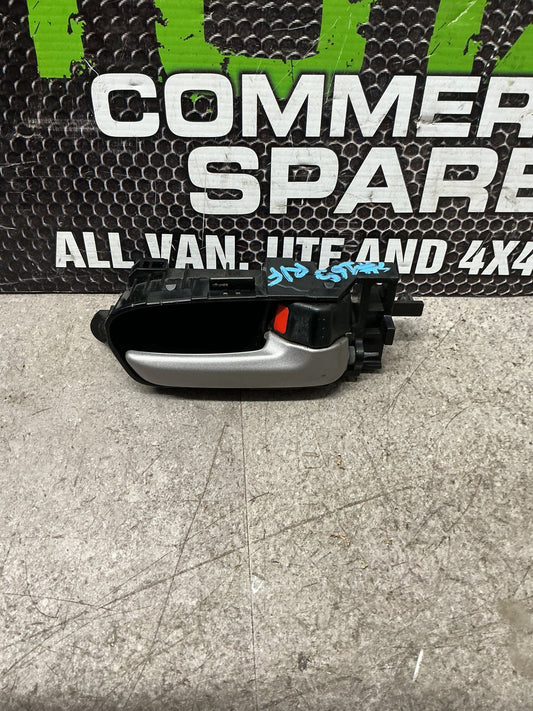 2003-2006 Suzuki Grand Vitara I FT- Right Front Door Interior Handle- (TAG16576)