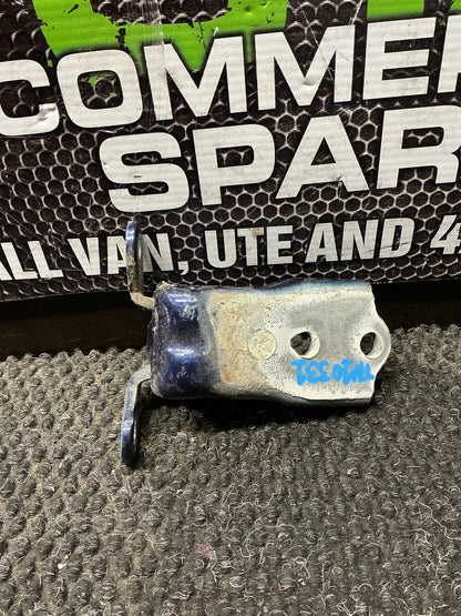 2012 Holden Captiva 5- Right Front Door Bottom Hinge- (TAG10331)