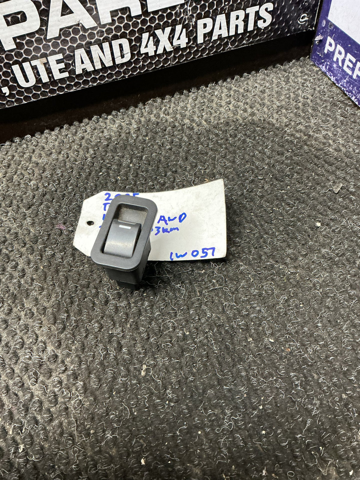2005 Ford Territory 2W127- Left Front Window Switch- (TAG9951)