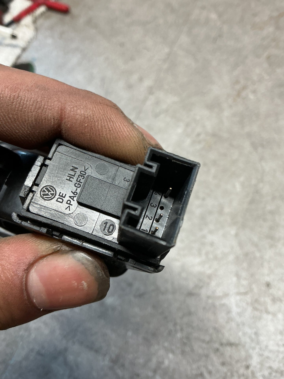 2013 Volkswagen Amarok- Left Rear Window Switch- (TAG15420)