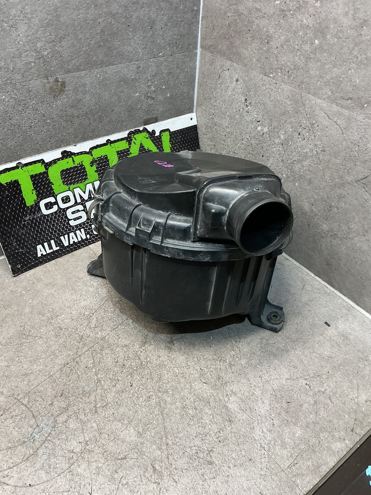1995-1998 Toyota Hilux III N180- Air Cleaner Assembly EFI Air Box- (TAG16004)
