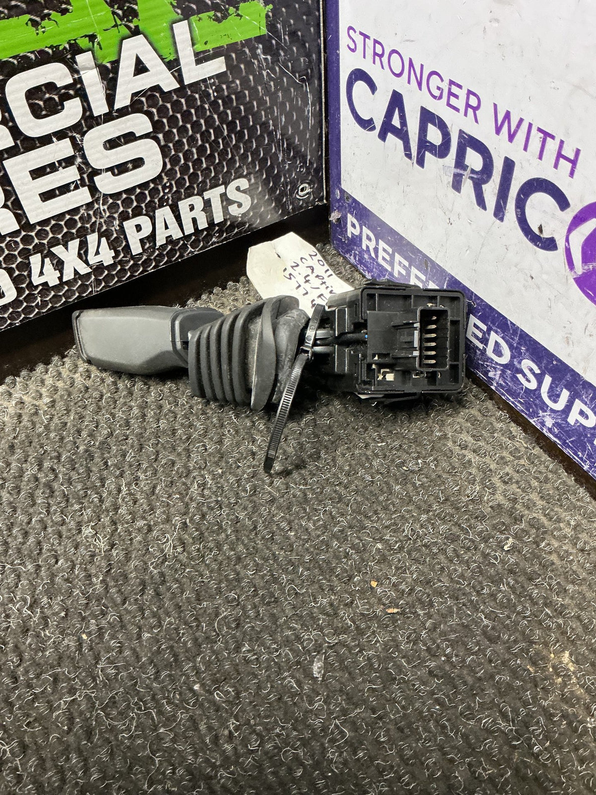 2011 Holden Captiva 5 9W070- Indicator Stalk- (TAG10938)