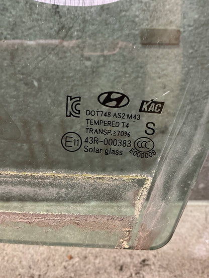2014 Hyundai Santa Fe - Left Front Door Glass - (TAG18466)