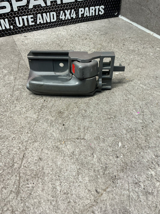 2005-2006 Toyota Hilux VII N20- Right Front Door Interior Handle- (TAG13719)