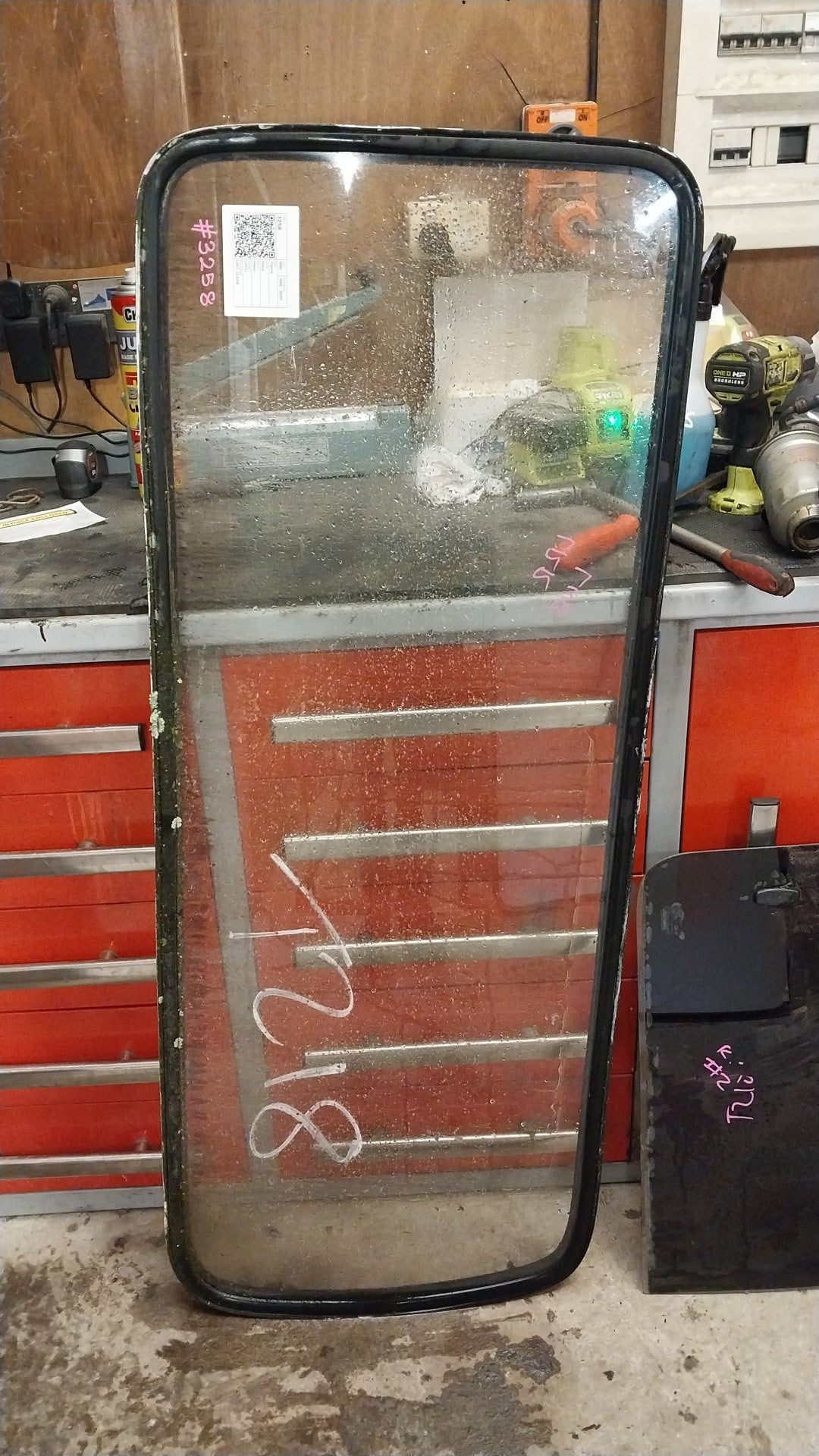 1989-2000 Toyota Hiace IV H10 LH12*- Left Rear Cargo Glass- (TAG3258)