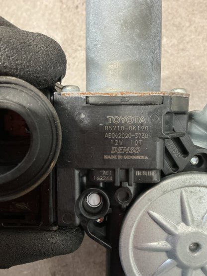2017 Toyota Hilux SR5- Right Front Window Regulator/Motor- (TAG11819)