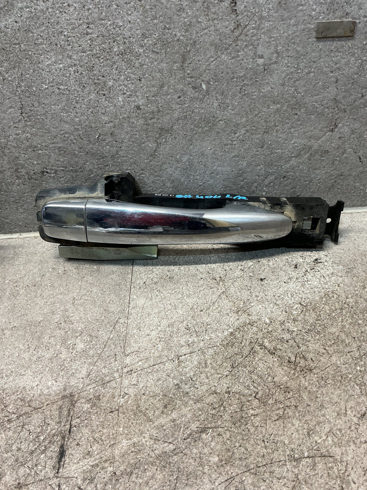 2019 Nissan Navara - Left Rear Door Exterior Handle - (TAG18502)