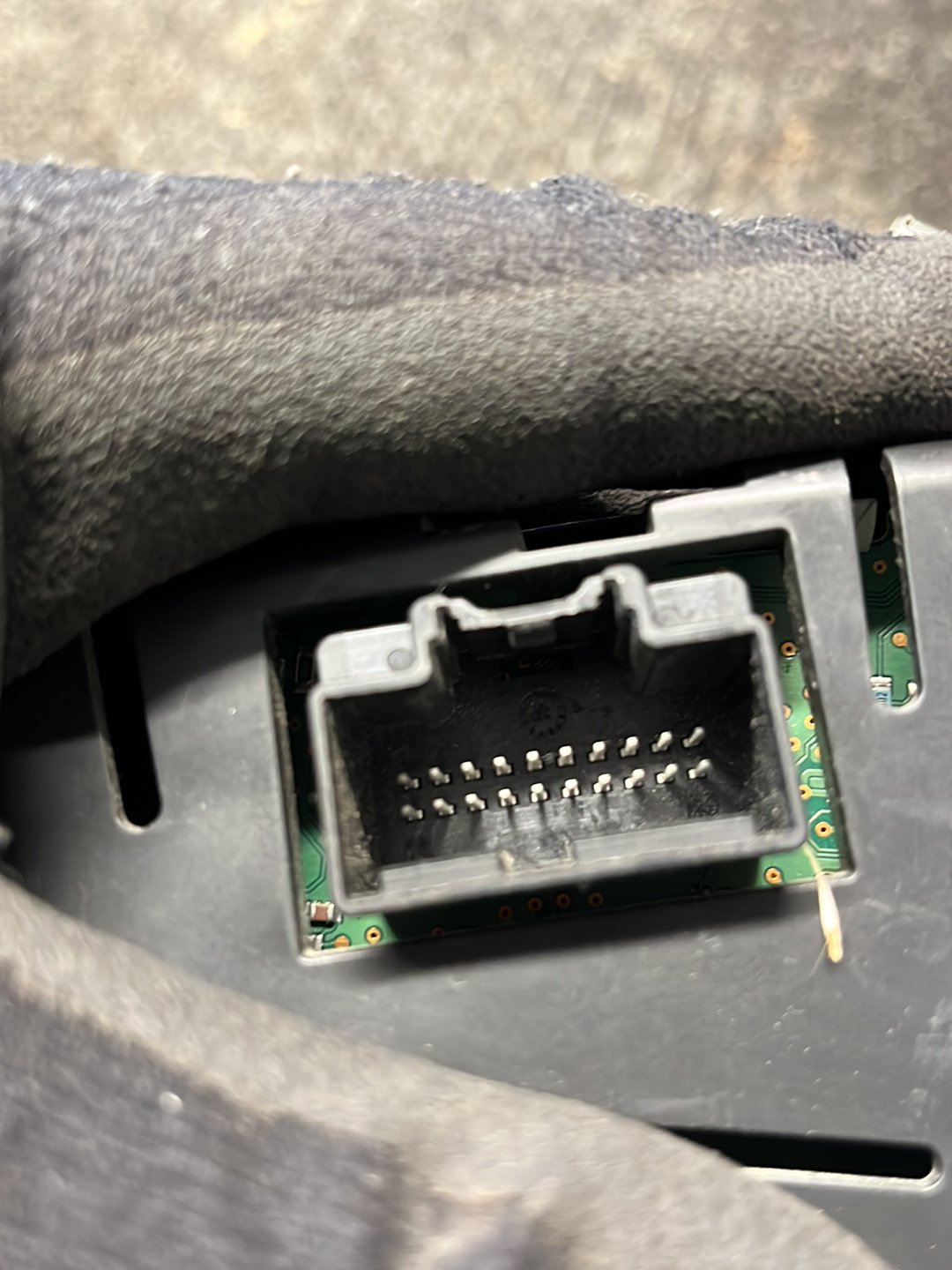 2012 Holden Colorado- Instrument Cluster- (TAG9169)