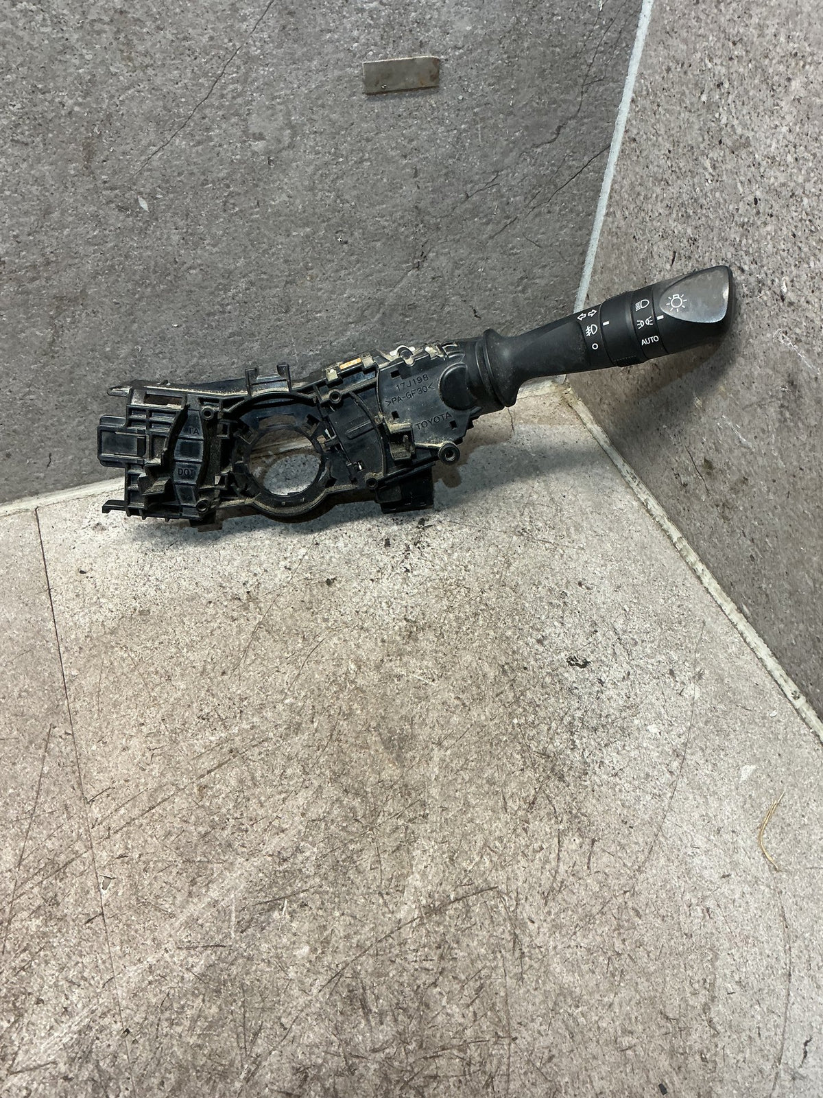 2017 Toyota Hilux SR5 - Light Combination Switch - (TAG18209)