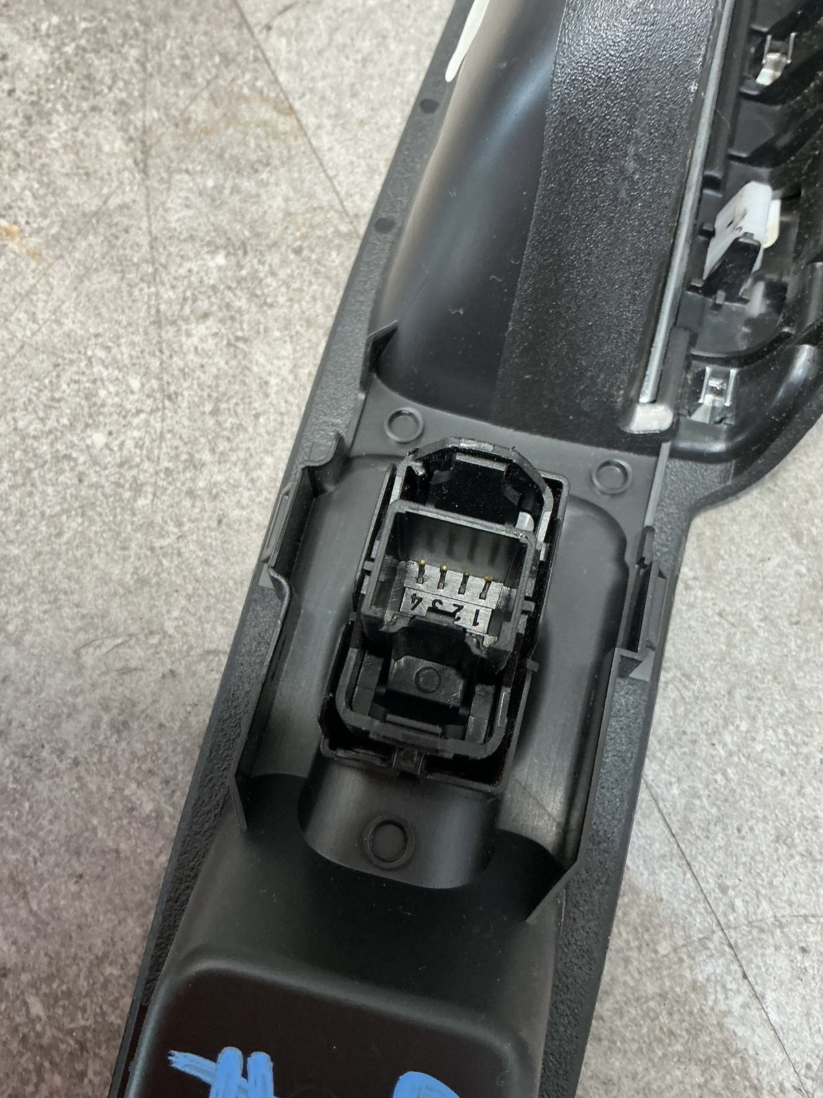 2016-2018 Ford Escape ZG- Left Front Window Switch- (TAG12646)