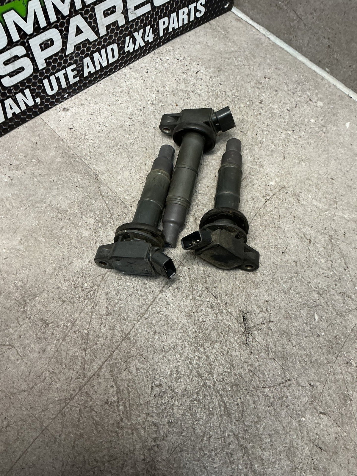 2004 Toyota Estima ACR30- Ignition Coil- (TAG14724)