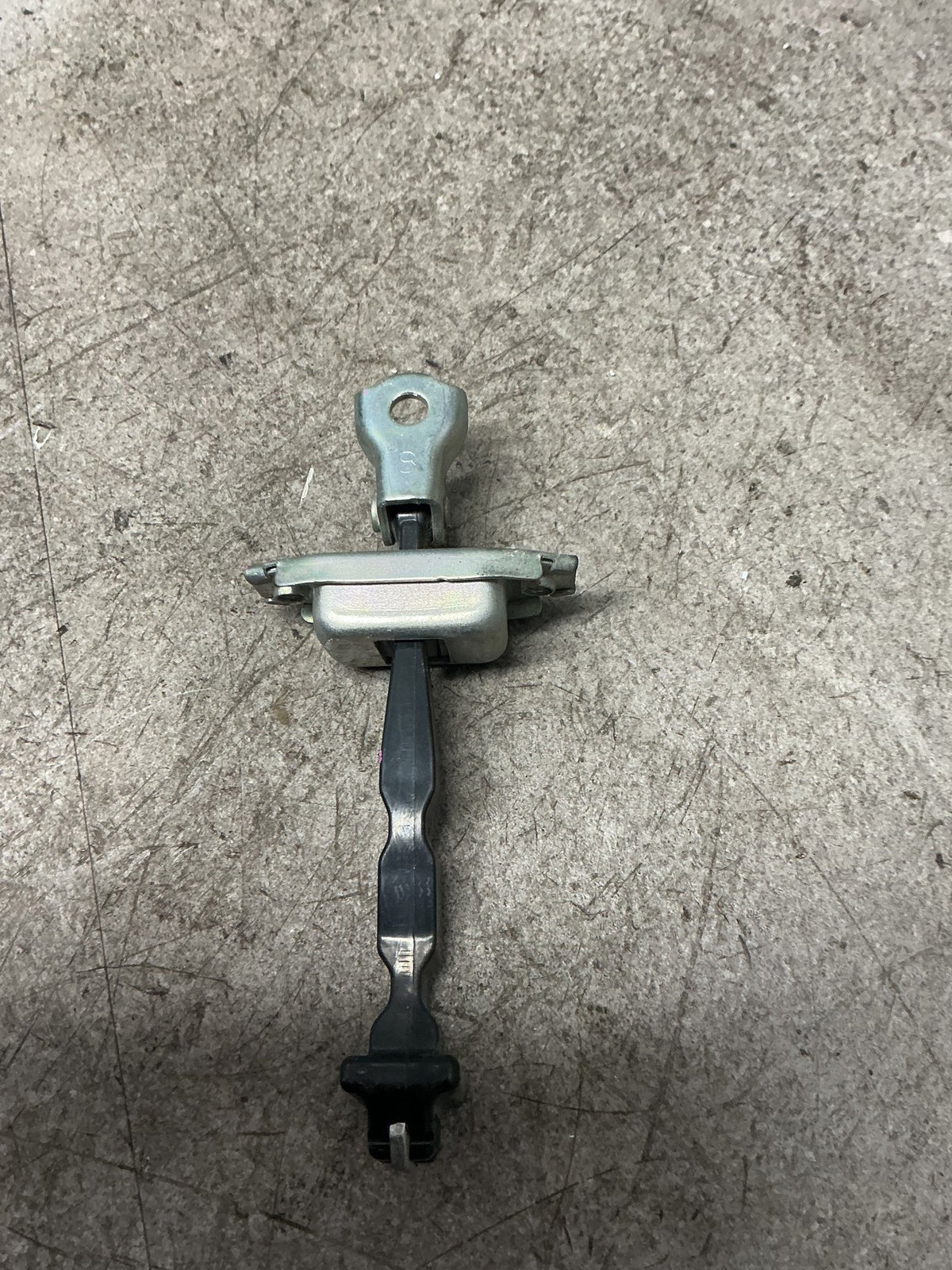 2021 Mitsubishi Outlander GF8- Left Front Door Check Strap- (TAG16848)