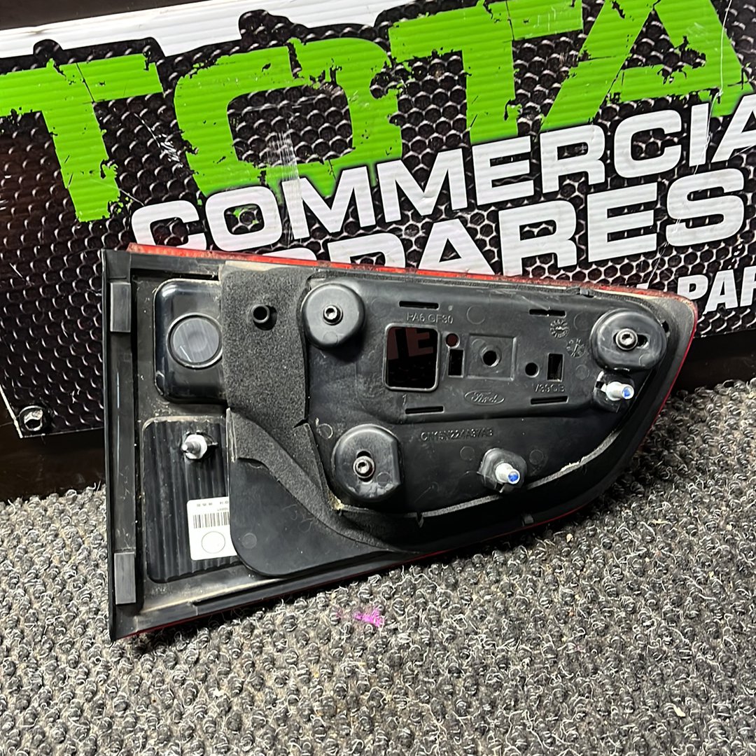 2015 Ford EcoSport TITANIUM 1.5P/6AT/SW- Right Tailgate Light- (TAG5533)
