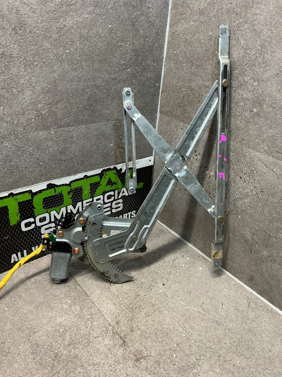 2004-2006 Mazda Bounty- Right Front Window Regulator/Motor- (TAG14381)