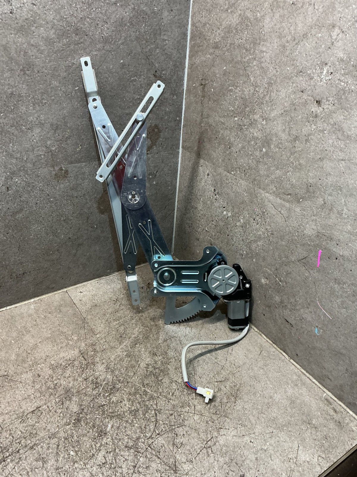2007-2011 Mazda BT-50 - Right Front Window Regulator/Motor - (TAG18284)