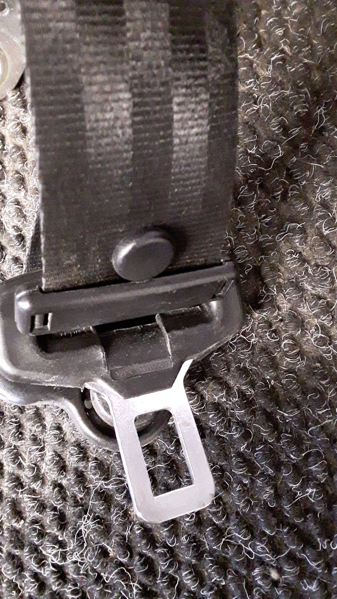 2015 Ford EcoSport TITANIUM 1.5- Left Front Seat Belt- (TAG6629) PN: CN15-A61295-FDW