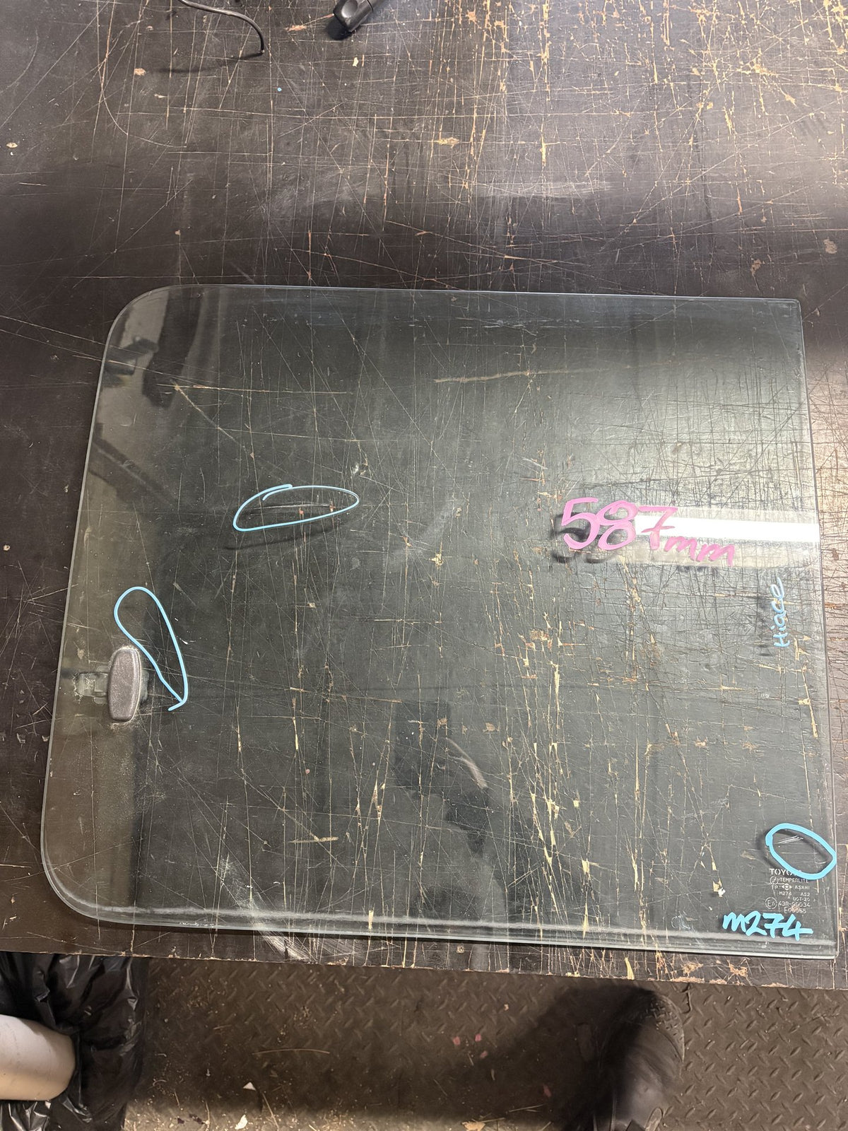 1998-2004 Toyota Hiace - Rear Cargo Glass - (TAG18839)