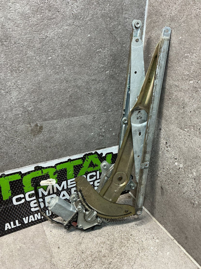 2004 Toyota Estima ACR30 - Left Front Window Regulator/Motor - (TAG16140)