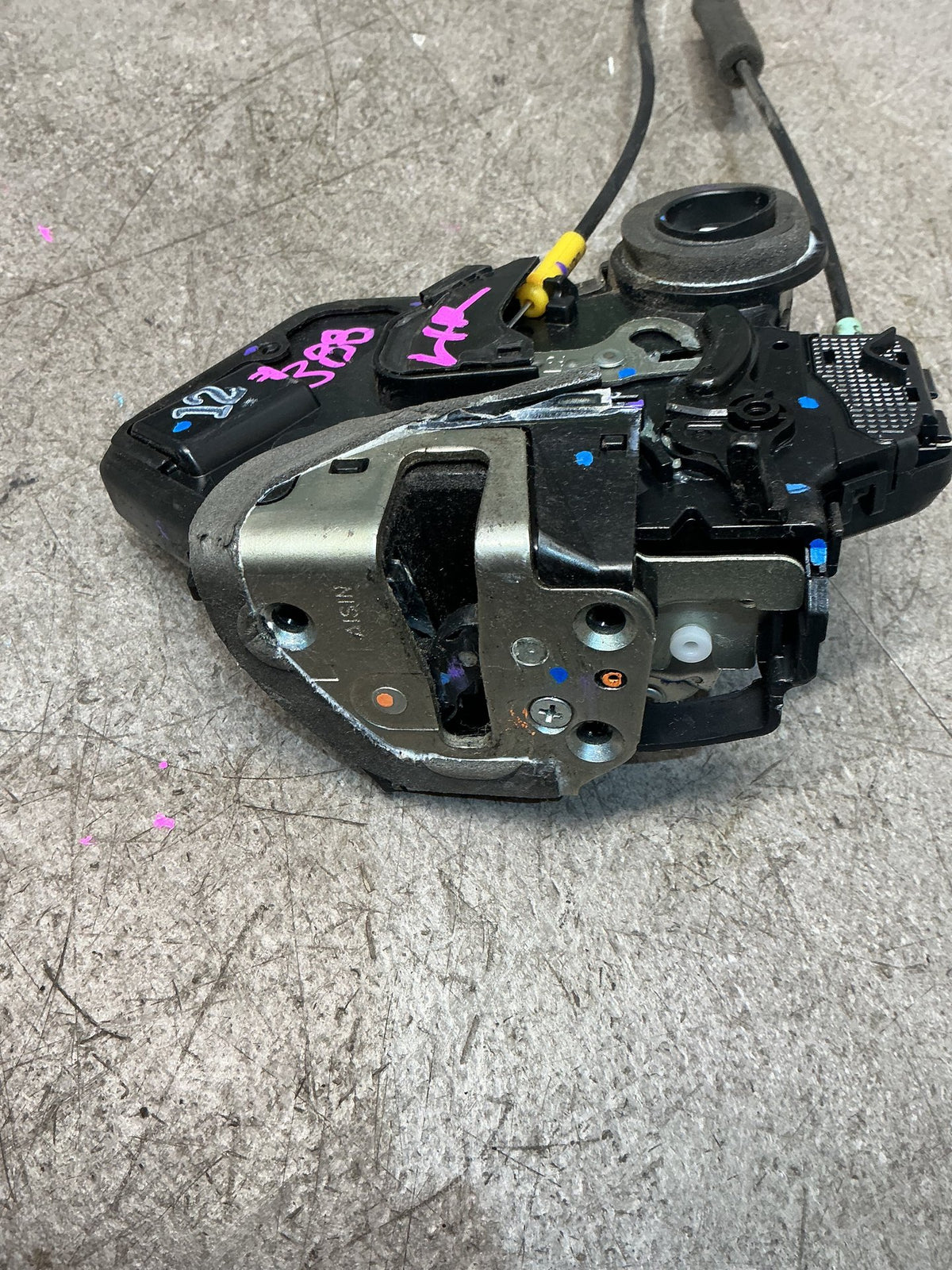 2006 Toyota Hilux- Left Rear Door Lock Actuator- (TAG16752)