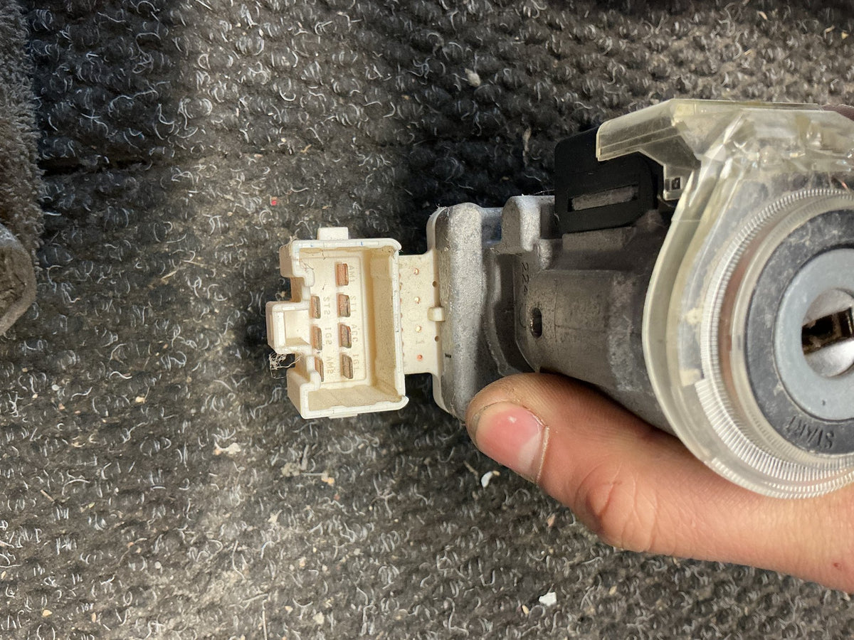 2015 Toyota Hilux VIII N130- Ignition With Key- (TAG10058)