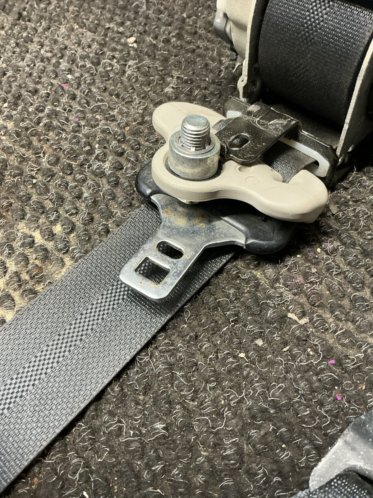 2013-2016 Nissan Serena C26- Left Front Seat Belt- (TAG9542)