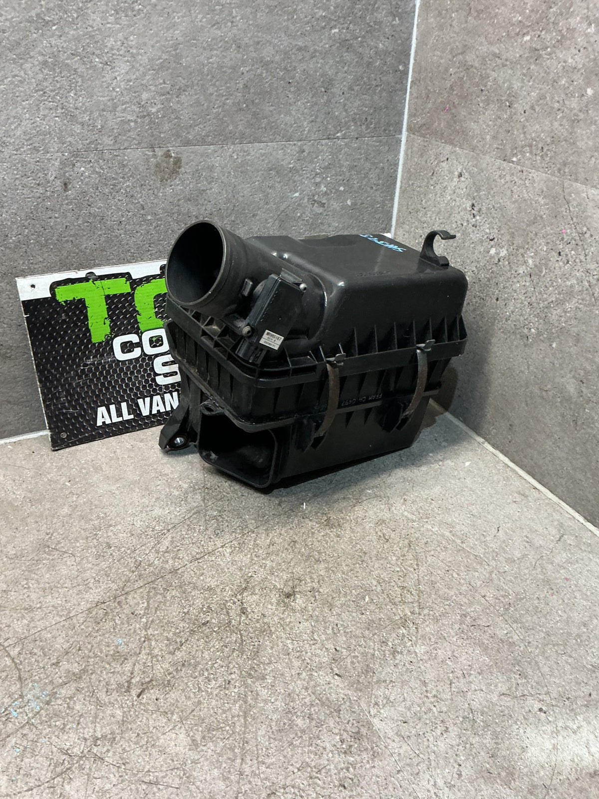 2007 Mitsubishi Outlander- Air Cleaner Assembly EFI Air Box- (TAG16072)
