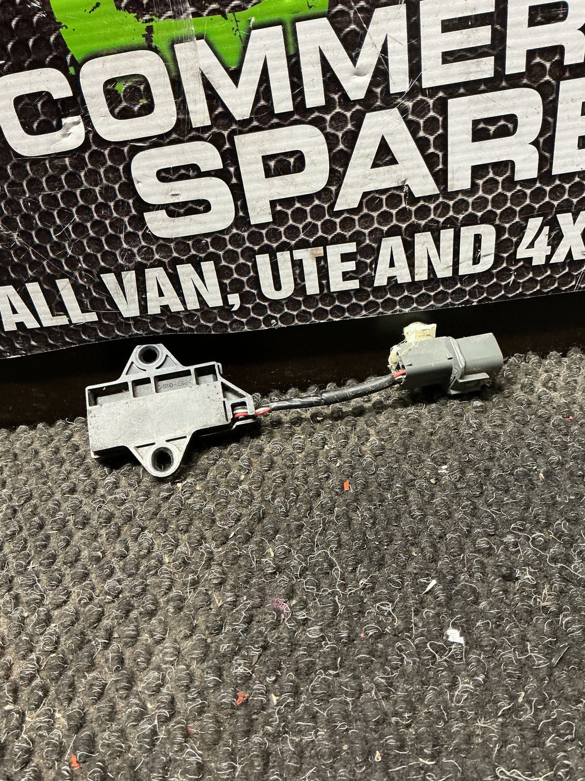 2007 Mitsubishi Outlander II CW*W- Keyless EntryAntenna - (TAG10497) PN: G8D-640M-ANT