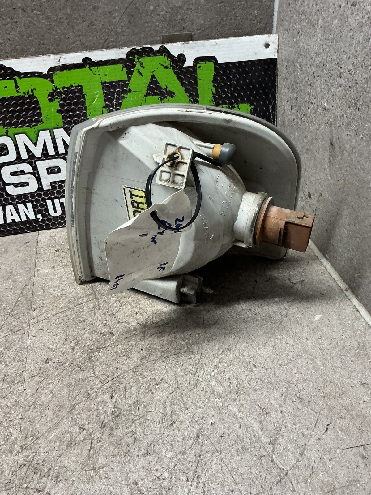 2004 Ford Explorer- Right Corner Light- (TAG17084)