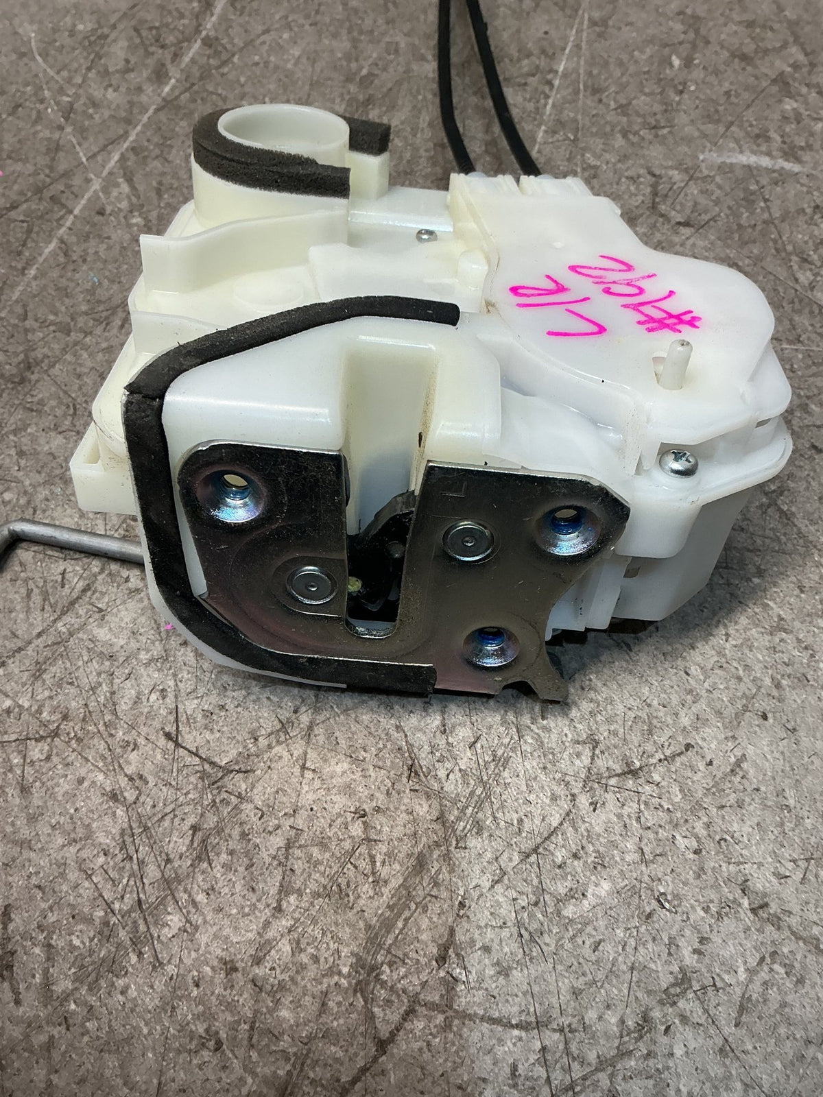 2021 Mitsubishi Outlander GF8- Left Rear Door Lock Actuator- (TAG16899)