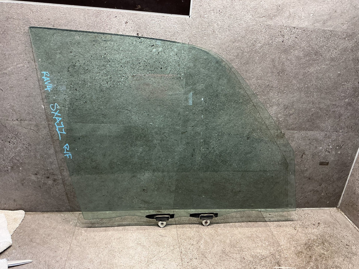 1994-2000 Toyota RAV4 SXA11 - Right Front Door Glass - (TAG19002)