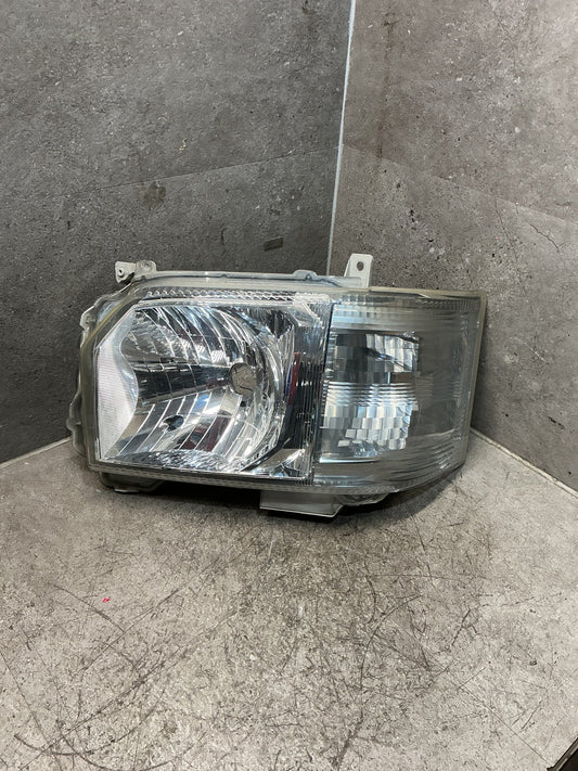 2014-2019 Toyota Hiace - Left Headlight - (TAG18365)