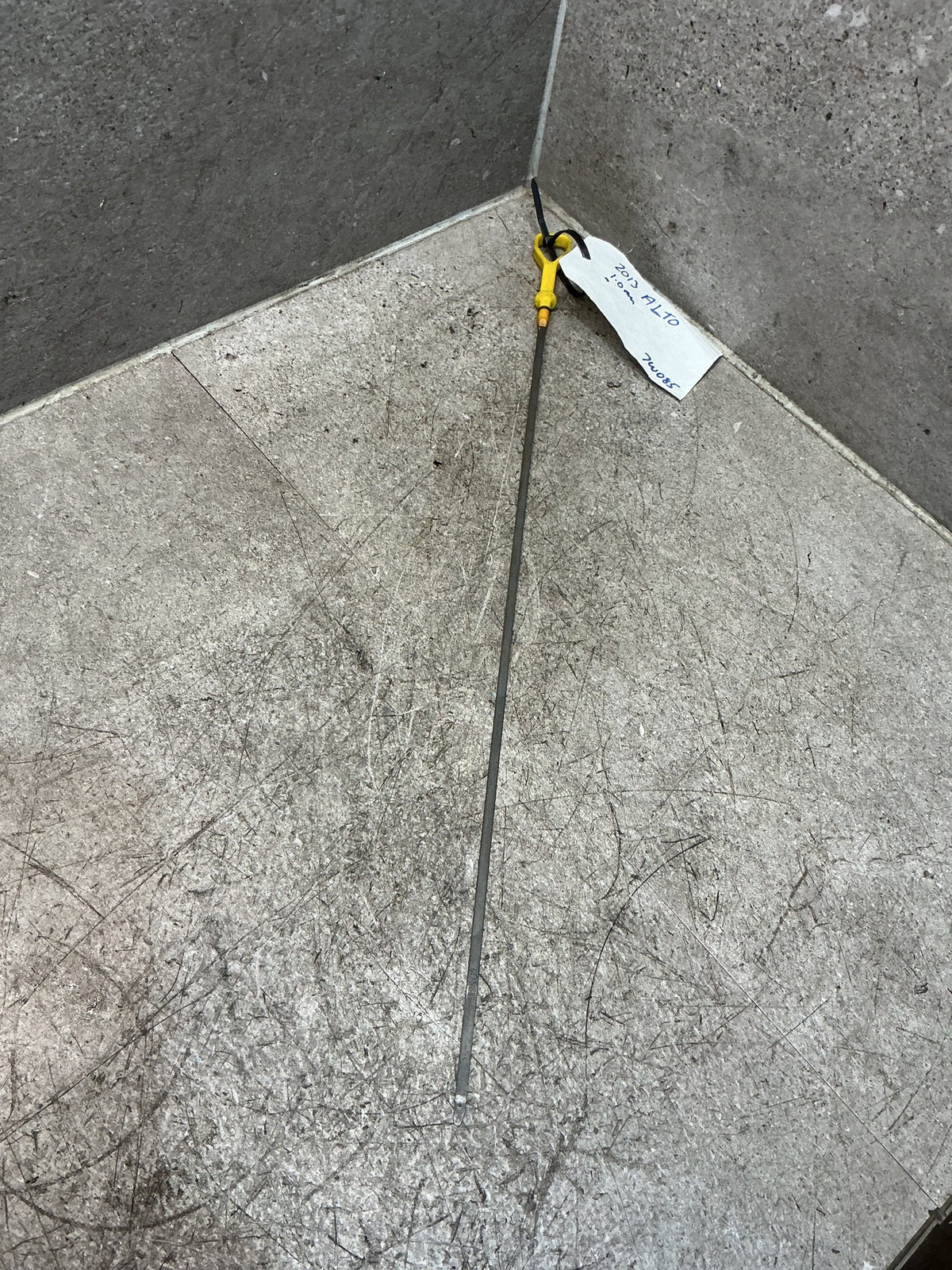 2013 Suzuki Alto - Engine Oil Dipstick - (TAG18544)