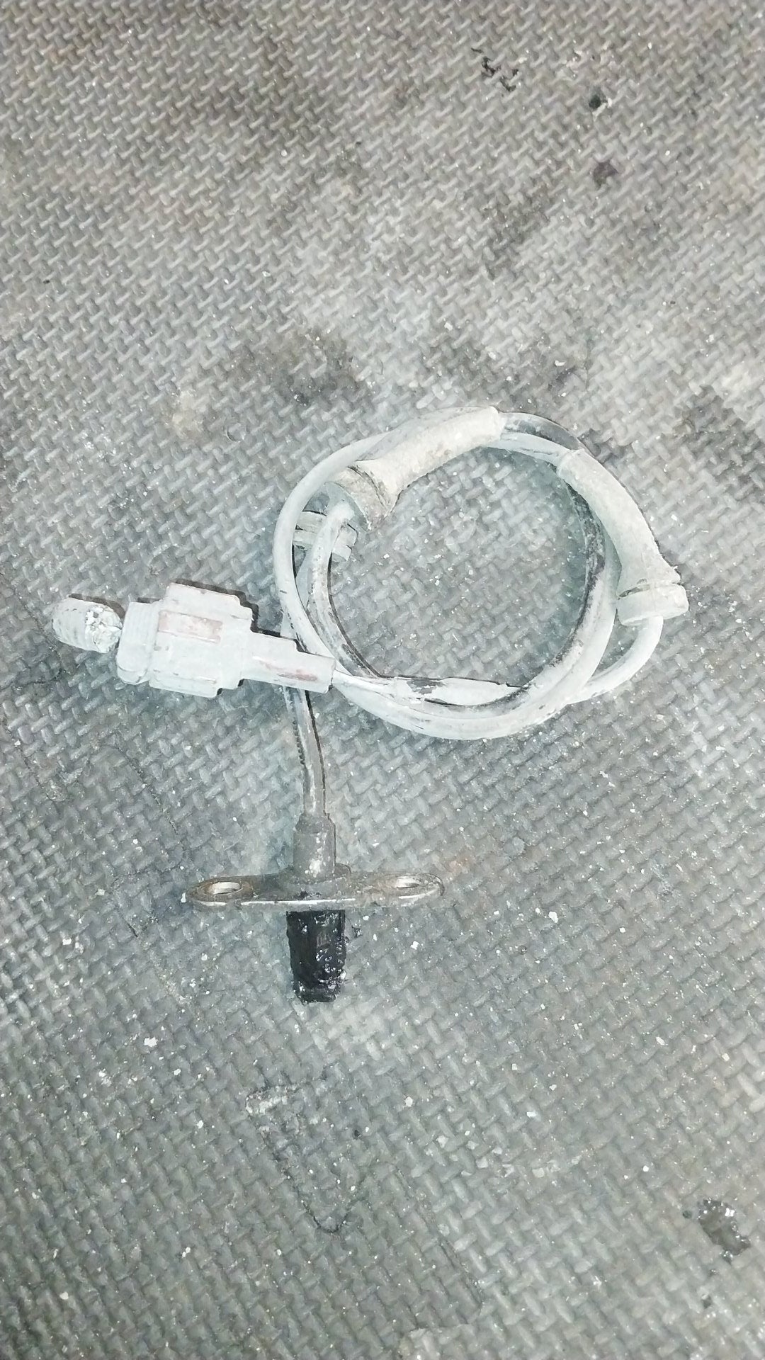 2005-2010 Nissan Navara D40 CVND40- Left Rear ABS Sensor- (TAG2601)
