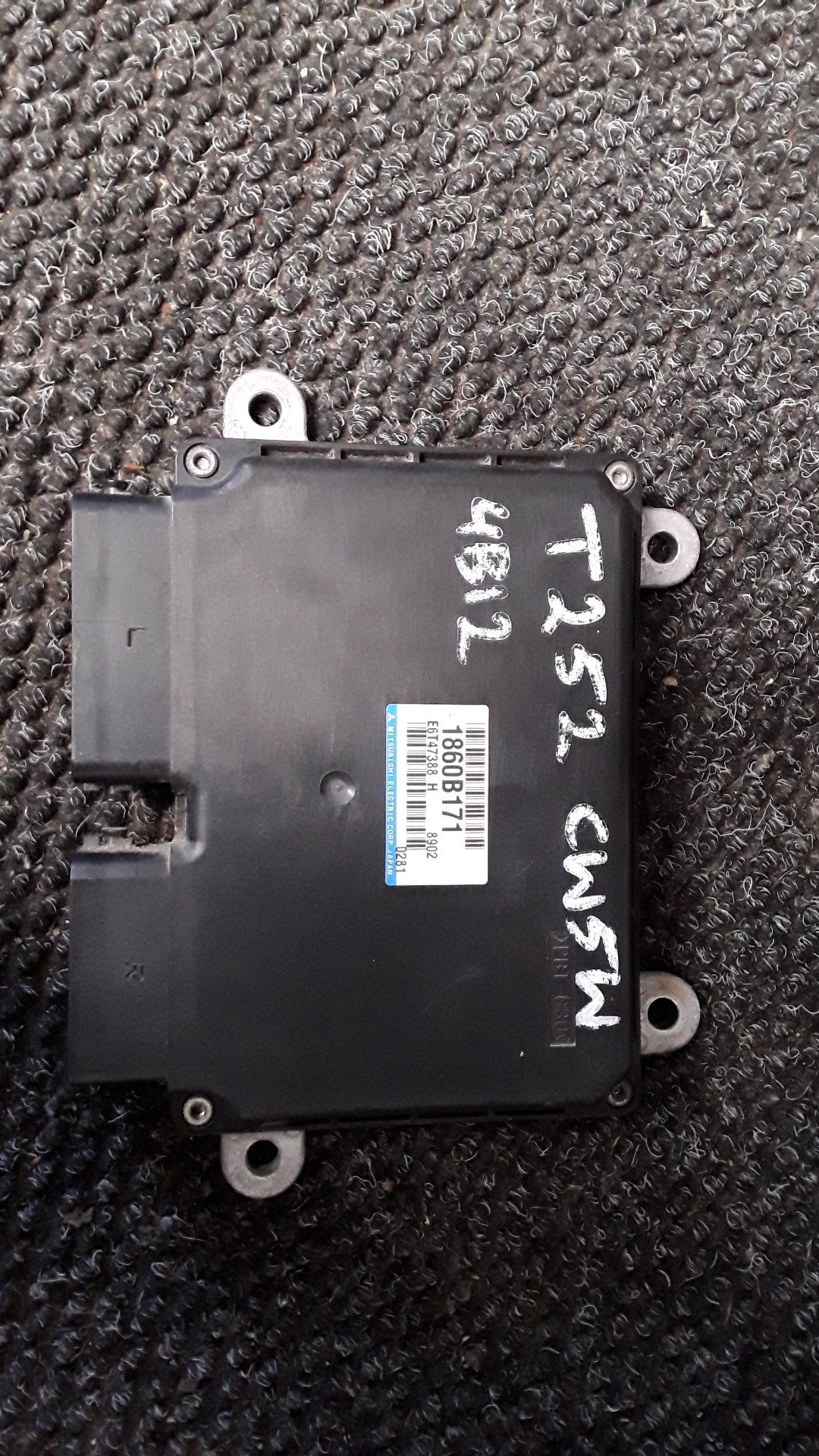 2005-2012 Mitsubishi Outlander II CW*W CW5W- ECU- (TAG5845)