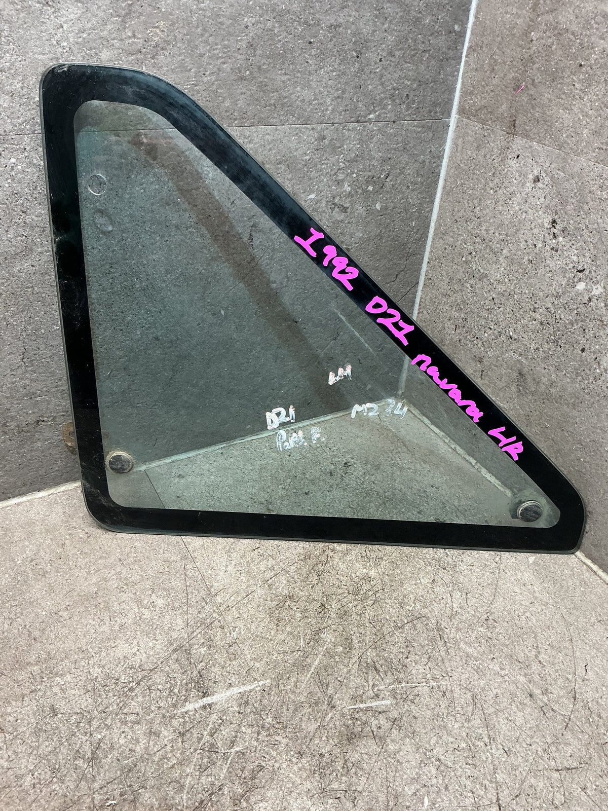1992 Nissan Navara D21 - Left Rear Cargo Glass - (TAG18770)