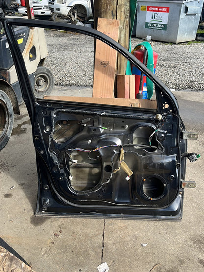 2014 Suzuki Vitara- Left Front Door Shell- (TAG8944)